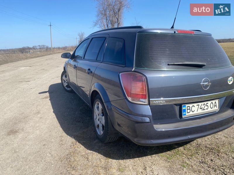 Універсал Opel Astra 2006 в Новомосковську