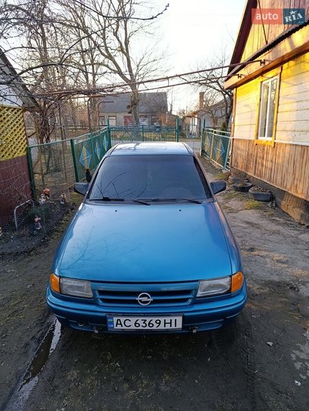 Хетчбек Opel Astra 1993 в Турійську