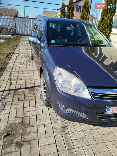 Универсал Opel Astra 2009 в Чернобае