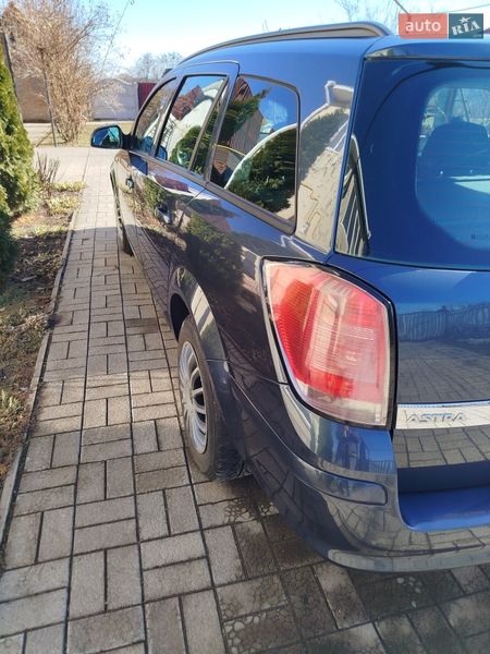 Универсал Opel Astra 2009 в Чернобае