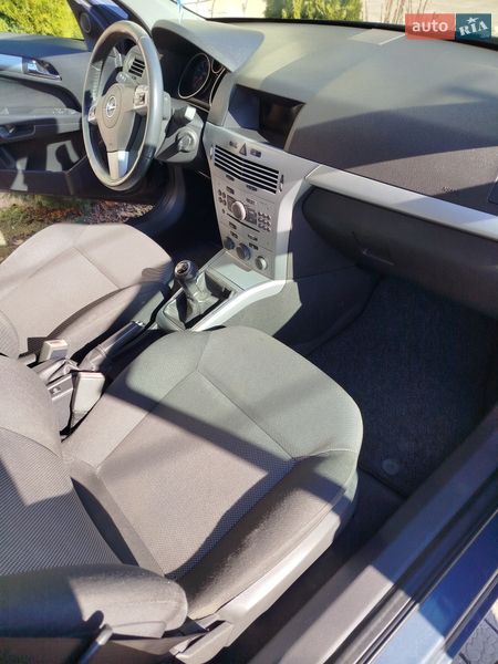 Универсал Opel Astra 2009 в Чернобае