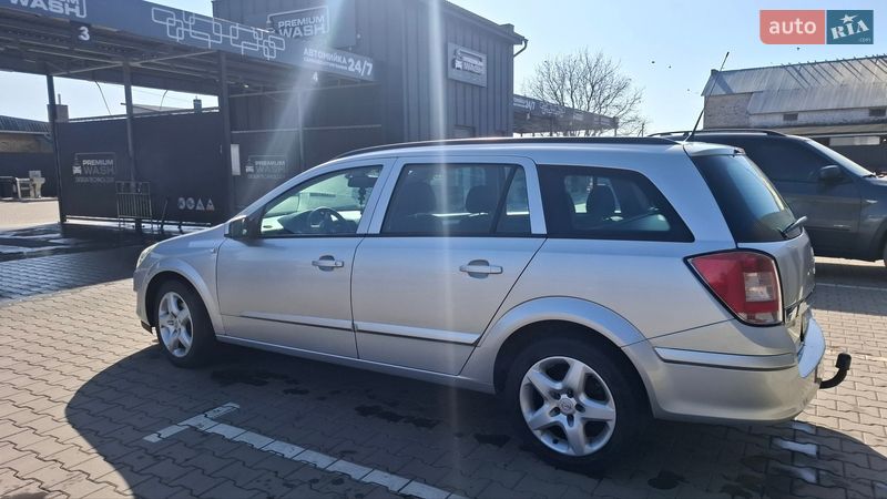 Универсал Opel Astra 2008 в Луцке