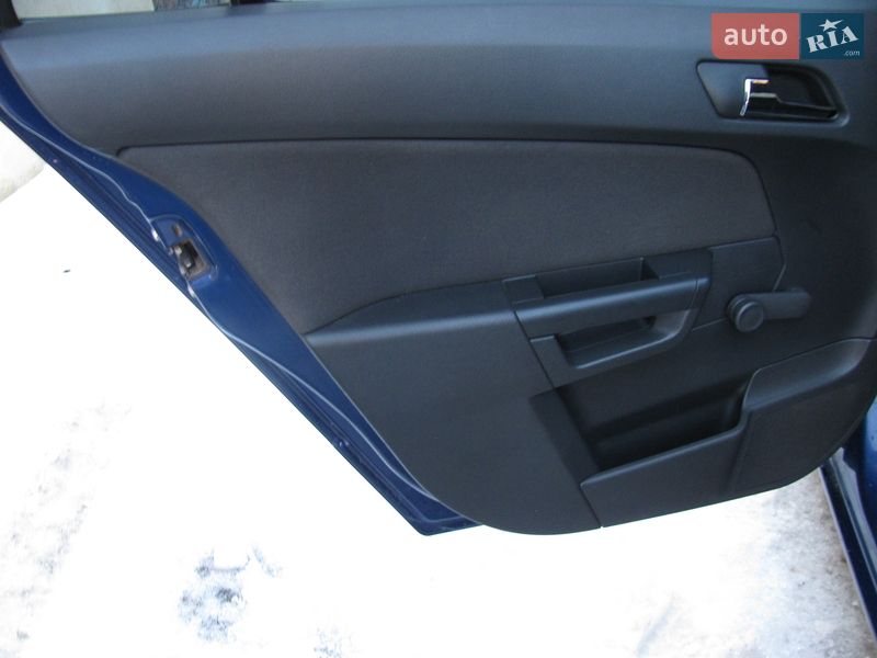 Универсал Opel Astra 2009 в Вишневце