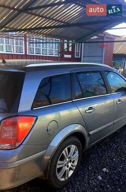 Универсал Opel Astra 2009 в Олевске