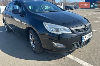 Универсал Opel Astra 2011 в Кривом Роге