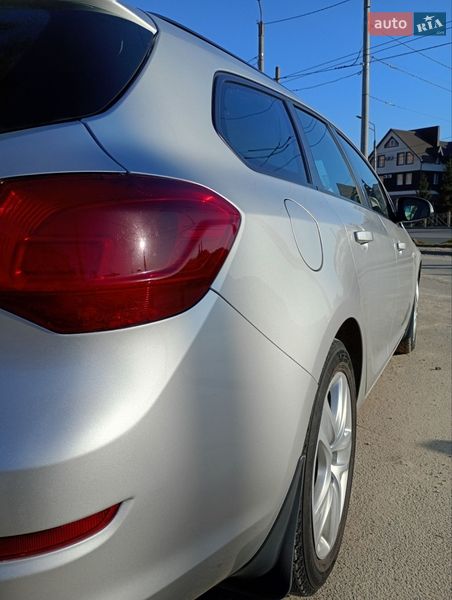 Универсал Opel Astra 2010 в Тернополе