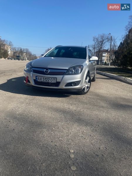 Opel Astra 2010 Opel Astra 2010