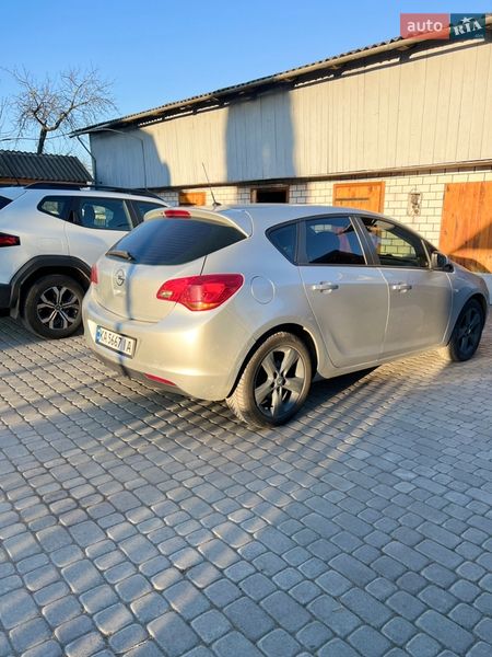 Хетчбек Opel Astra 2010 в Києві фото 12 Хетчбек Opel Astra 2010 в Києві