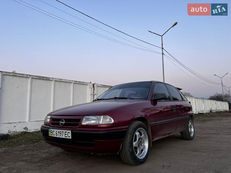 Хетчбек Opel Astra 1992 в Стрию