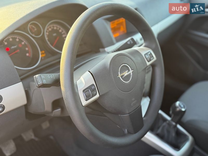 Хэтчбек Opel Astra 2008 в Одессе