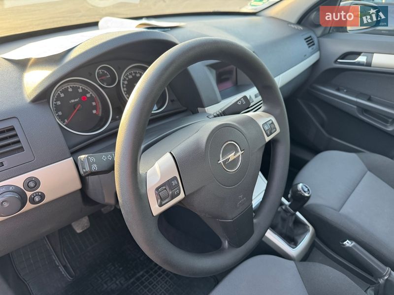 Хэтчбек Opel Astra 2008 в Одессе