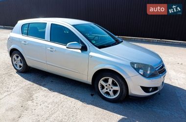 Хетчбек Opel Astra 2008 в Помічній