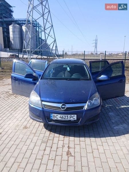 Универсал Opel Astra 2011 в Буске