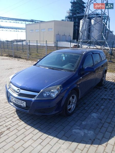 Универсал Opel Astra 2011 в Буске