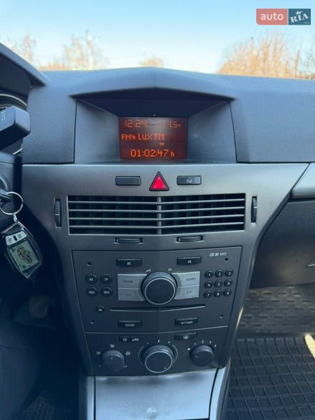 Универсал Opel Astra 2006 в Чернигове