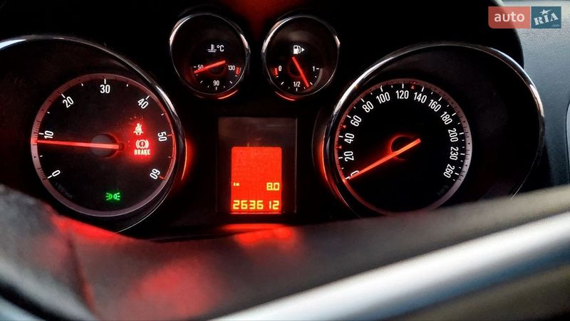 Универсал Opel Astra 2012 в Ивано-Франковске