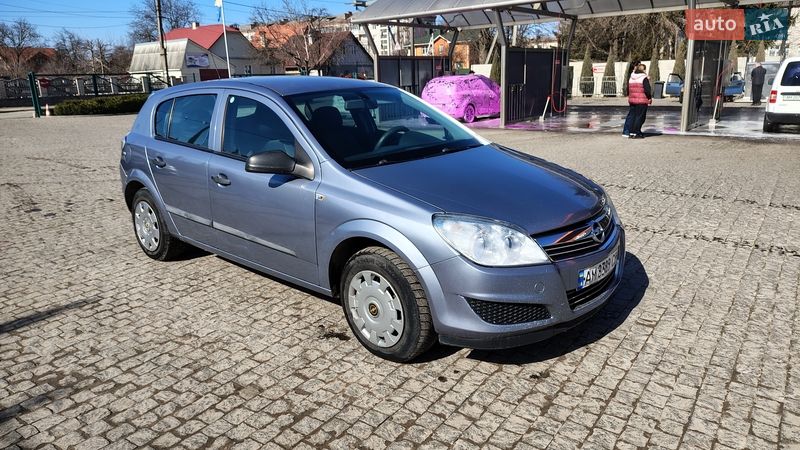 Хэтчбек Opel Astra 2007 в Житомире