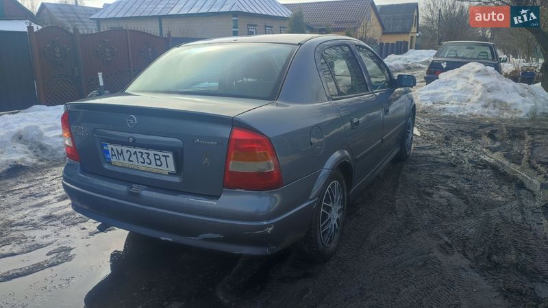 Седан Opel Astra 2007 в Лебедине