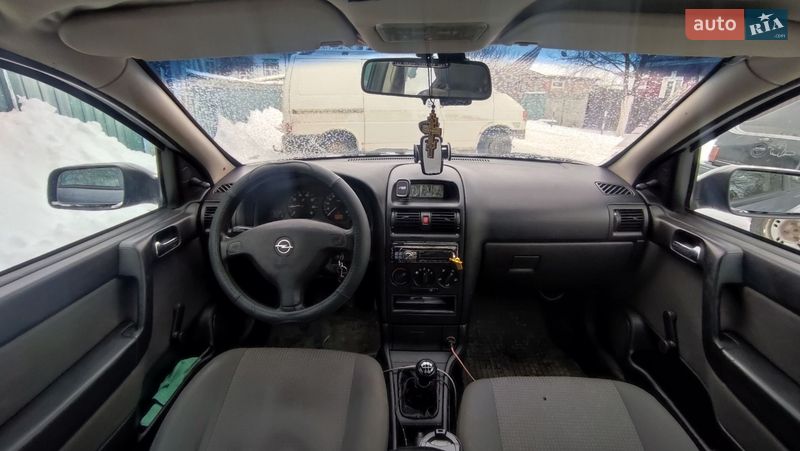 Седан Opel Astra 2007 в Лебедине