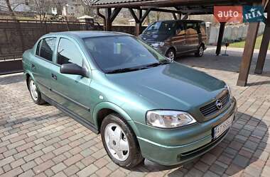 Седан Opel Astra 2006 в Ивано-Франковске