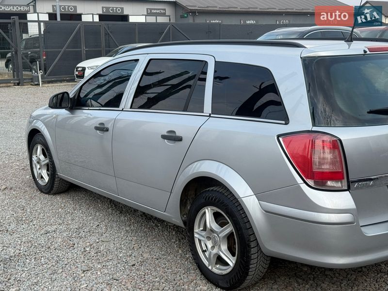 Універсал Opel Astra 2010 в Стрию