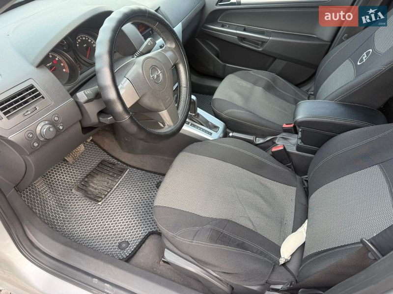 Універсал Opel Astra 2010 в Стрию