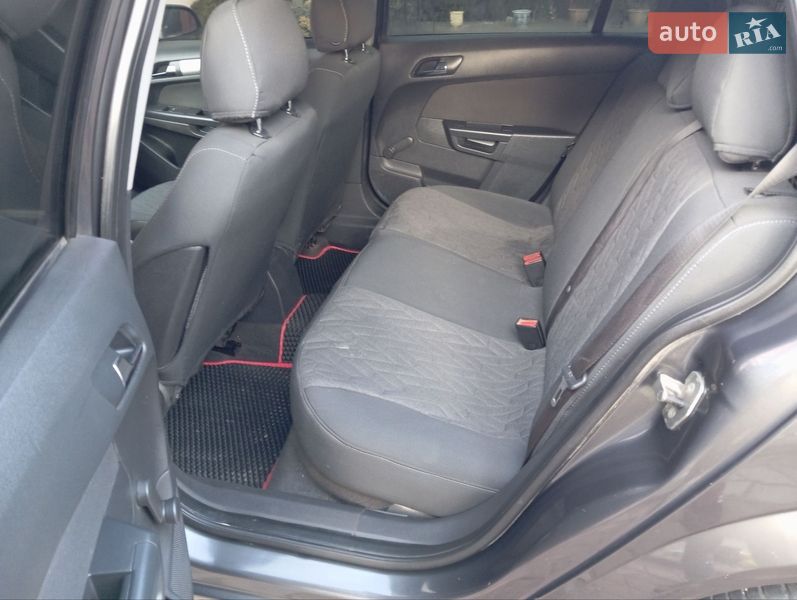 Универсал Opel Astra 2009 в Хмельницком