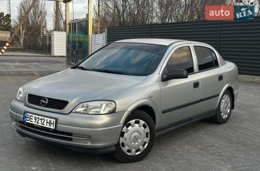 Седан Opel Astra 2006 в Николаеве