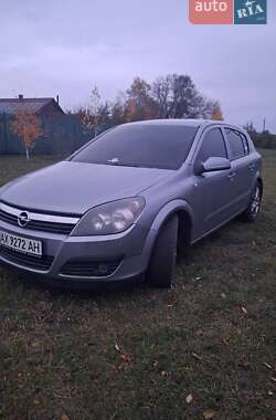 Хетчбек Opel Astra 2006 в Валках