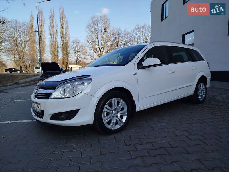 Универсал Opel Astra 2009 в Хмельницком