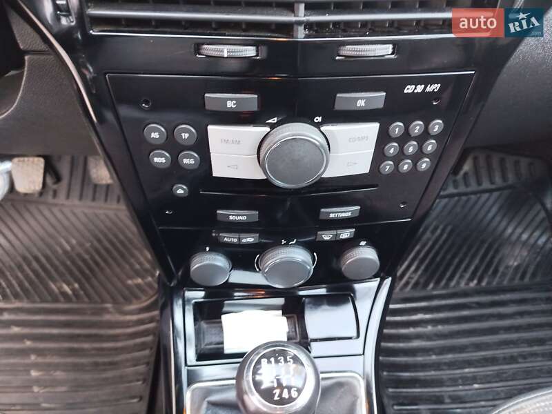 Универсал Opel Astra 2009 в Хмельницком