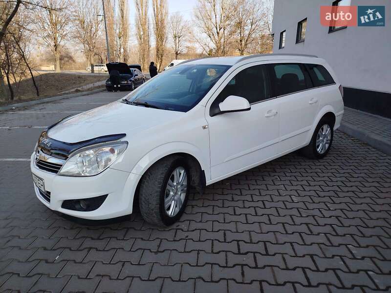 Универсал Opel Astra 2009 в Хмельницком