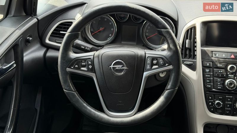 Універсал Opel Astra 2013 в Тернополі