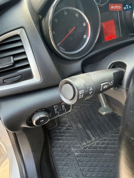 Універсал Opel Astra 2011 в Сваляві