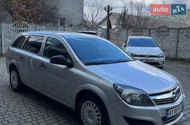 Универсал Opel Astra 2011 в Ивано-Франковске