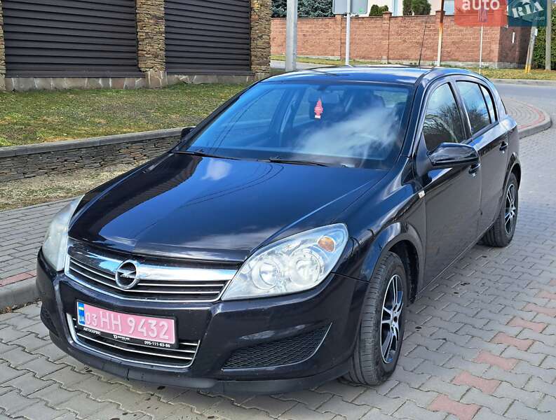 Хэтчбек Opel Astra 2008 в Луцке