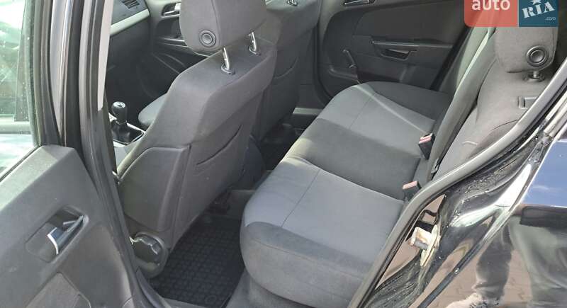 Хэтчбек Opel Astra 2008 в Луцке