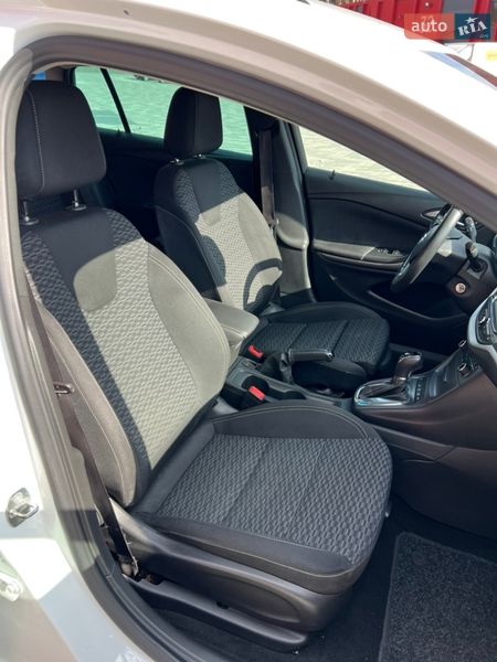 Универсал Opel Astra 2018 в Львове