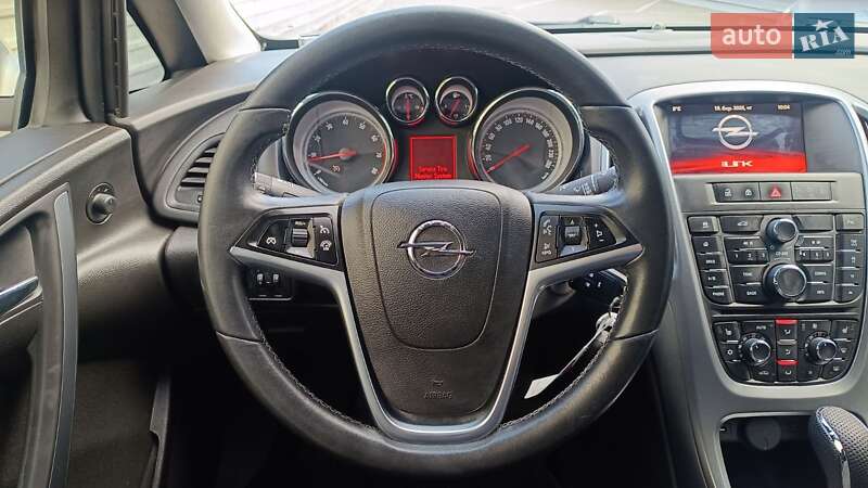 Седан Opel Astra 2015 в Киеве
