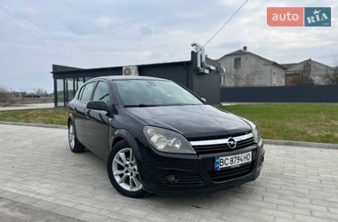 Хэтчбек Opel Astra 2004 в Жовкве