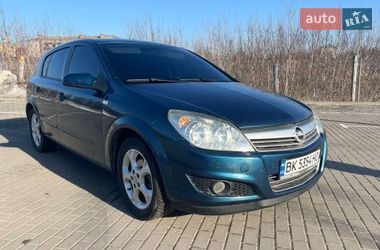 Хетчбек Opel Astra 2008 в Дубні