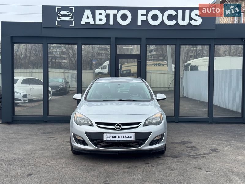 Универсал Opel Astra 2014 в Киеве