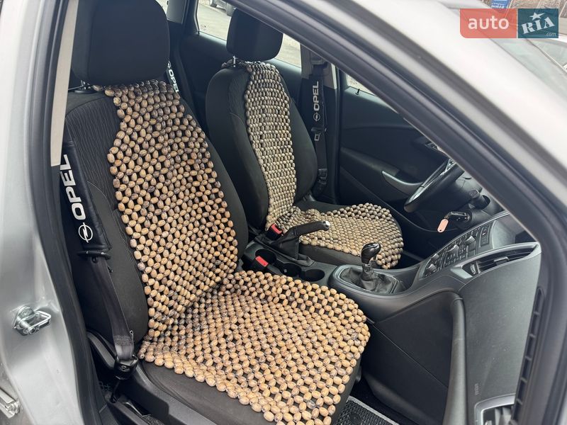 Универсал Opel Astra 2014 в Киеве