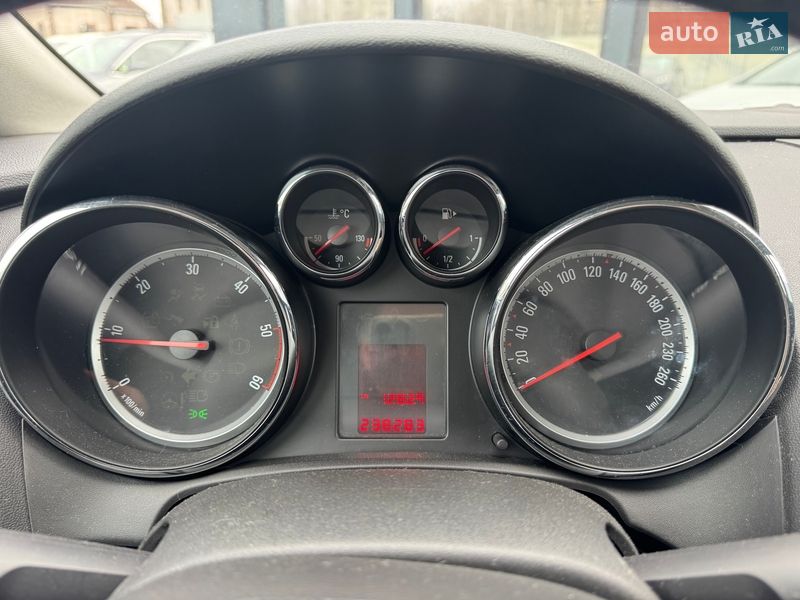 Универсал Opel Astra 2014 в Киеве