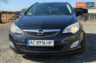 Универсал Opel Astra 2011 в Луцке