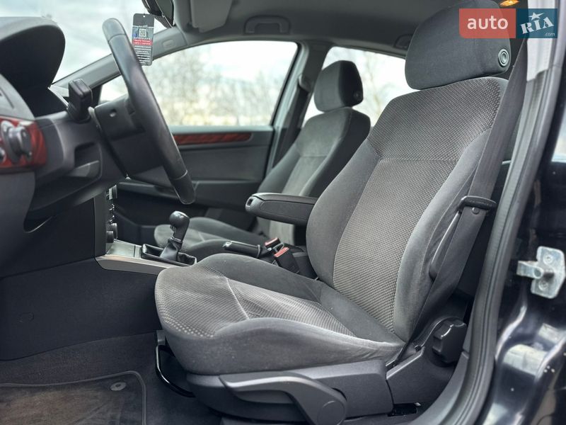 Хэтчбек Opel Astra 2004 в Виннице