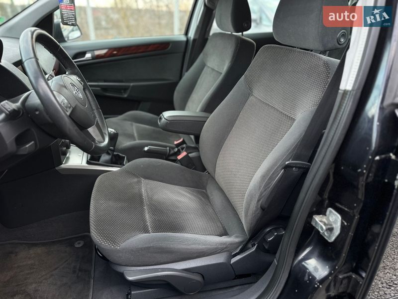 Хэтчбек Opel Astra 2004 в Виннице