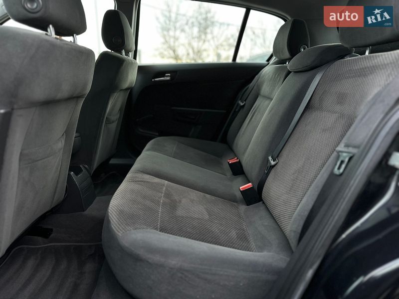 Хэтчбек Opel Astra 2004 в Виннице
