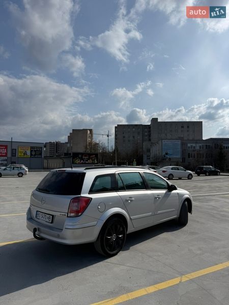 Універсал Opel Astra 2005 в Тернополі