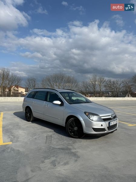 Універсал Opel Astra 2005 в Тернополі